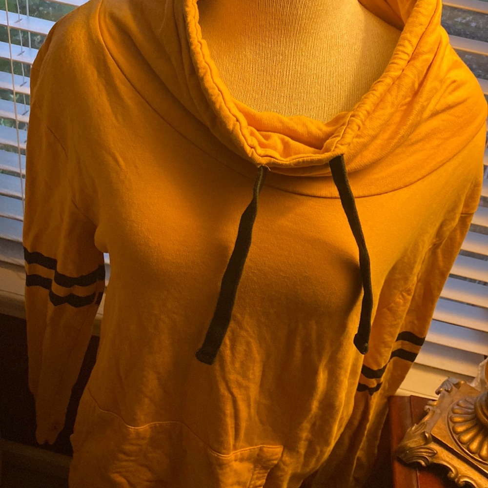 ON FIRE PULLOVER